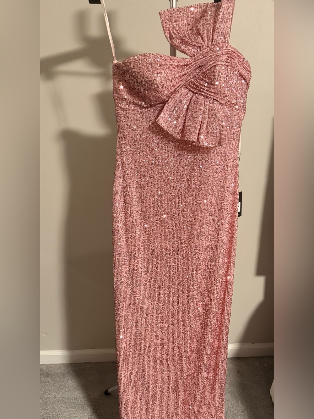 Mac Duggal Pink Sequin Bow-Accented Formal Dress